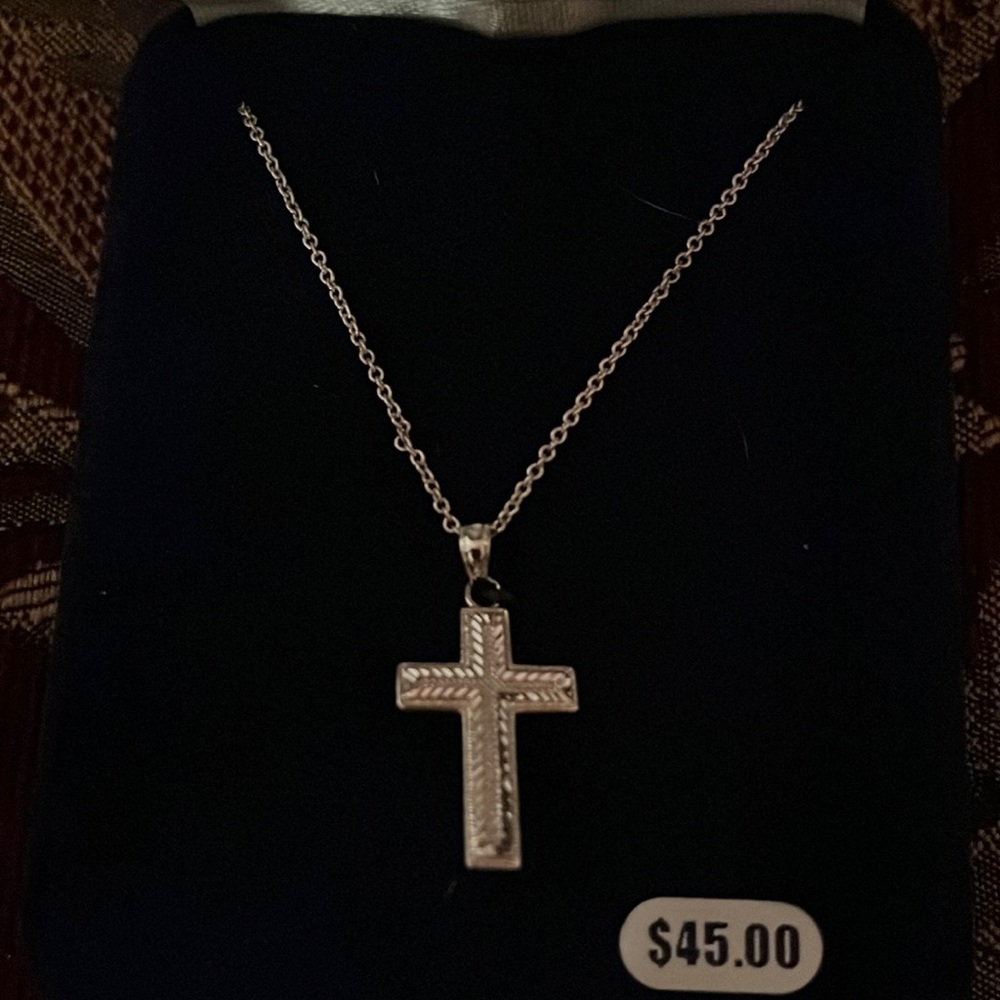 Delicate style cross
